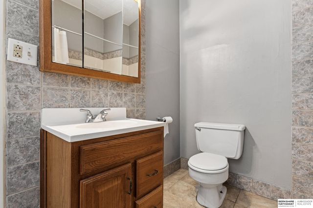 2526 S 10th Street, Omaha, NE 68108