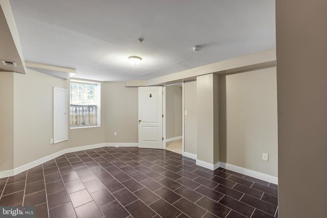 302 V ST NE, Washington, DC 20002