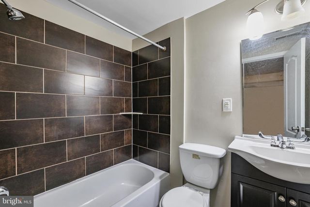 302 V ST NE, Washington, DC 20002