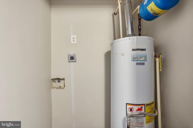 302 V ST NE, Washington, DC 20002