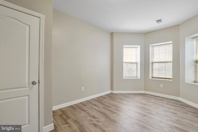 302 V ST NE, Washington, DC 20002