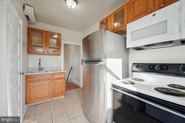 77 N KEYSTONE AVE, Upper Darby, PA 19082