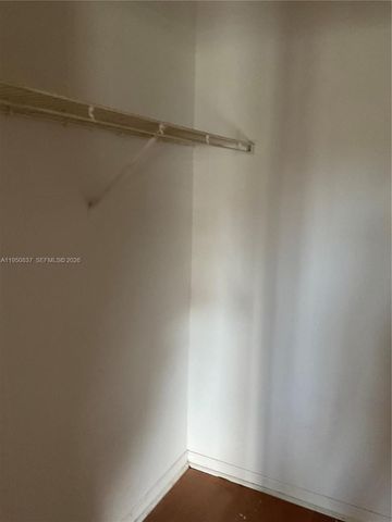 3320 N Pinewalk Dr N 1715, Margate, FL 33063