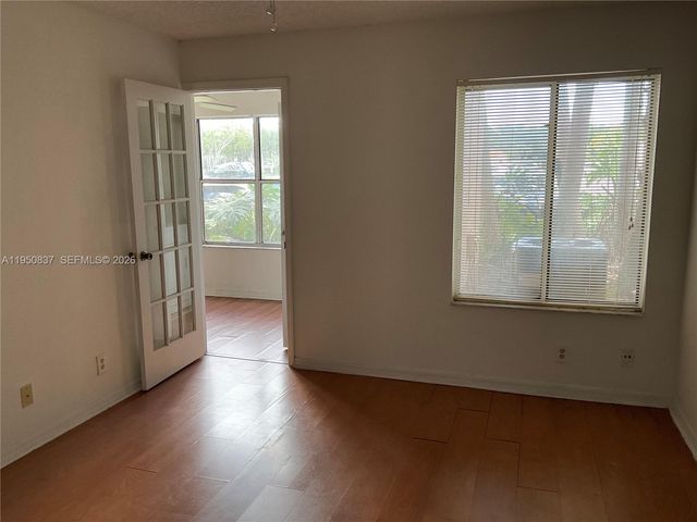 3320 N Pinewalk Dr N 1715, Margate, FL 33063