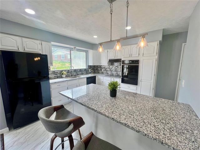 11760 Sheffield Drive, Florissant, MO 63033