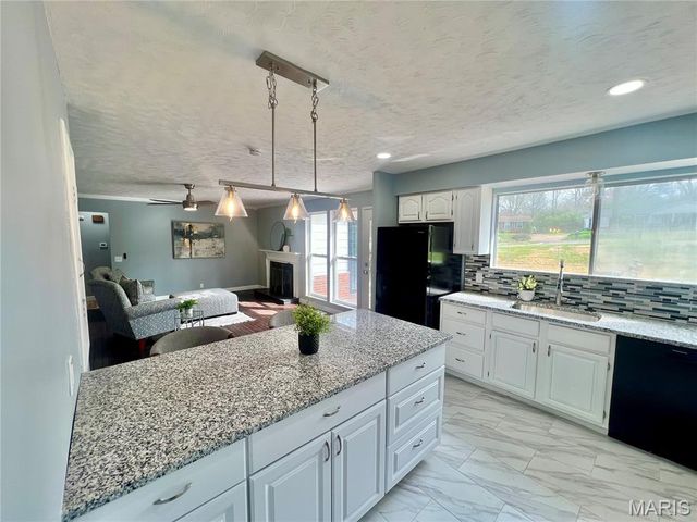 11760 Sheffield Drive, Florissant, MO 63033