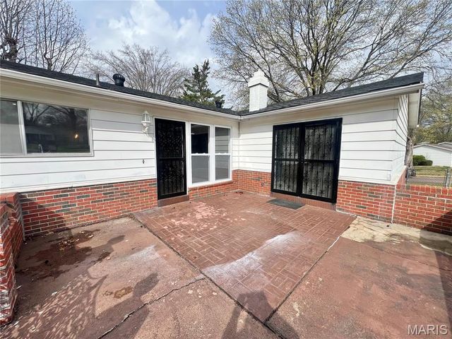 11760 Sheffield Drive, Florissant, MO 63033