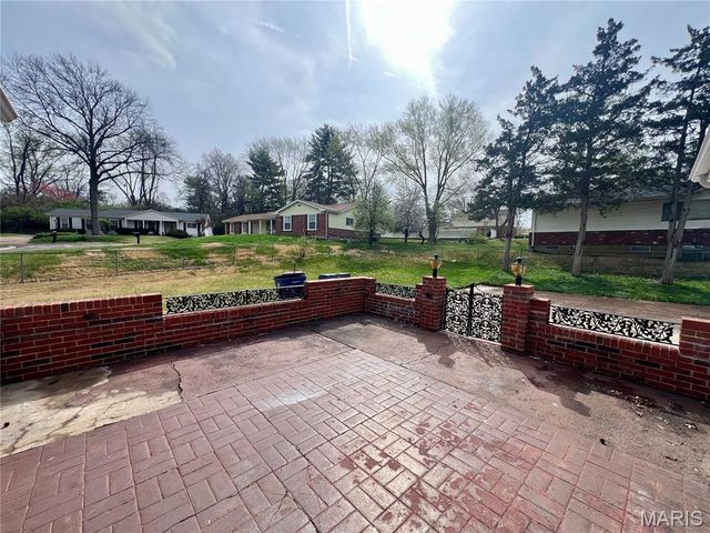 11760 Sheffield Drive, Florissant, MO 63033