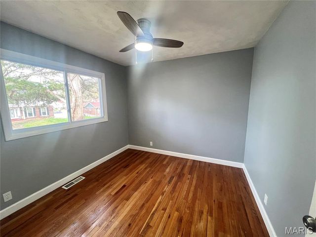 11760 Sheffield Drive, Florissant, MO 63033