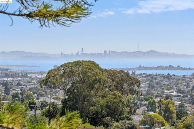 955 Galvin Dr, El Cerrito, CA 94530