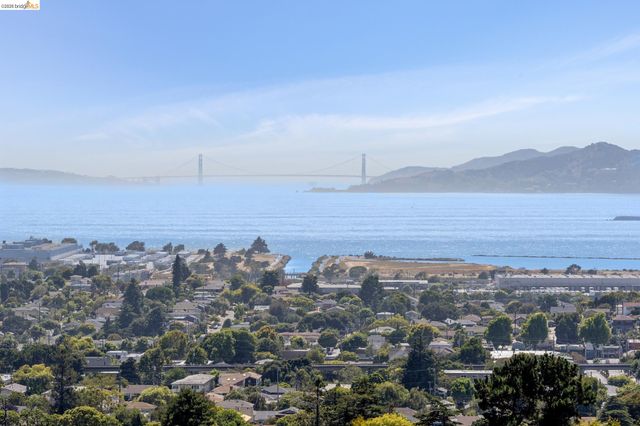 955 Galvin Dr, El Cerrito, CA 94530