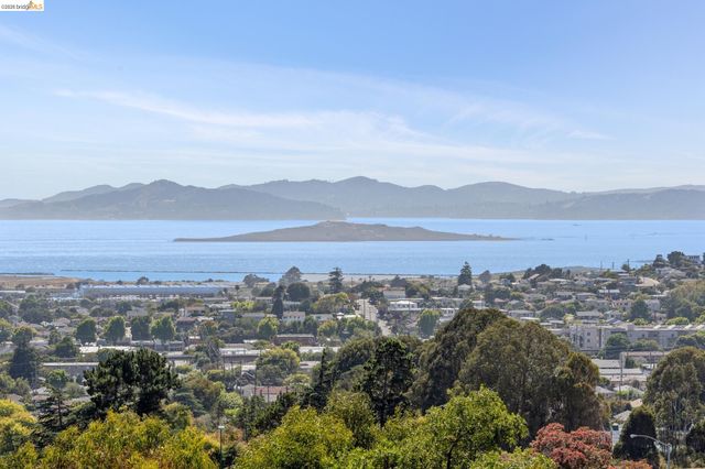955 Galvin Dr, El Cerrito, CA 94530