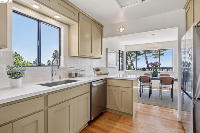 955 Galvin Dr, El Cerrito, CA 94530