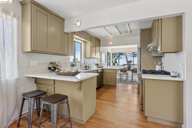 955 Galvin Dr, El Cerrito, CA 94530