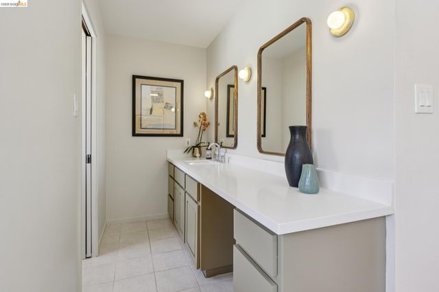 955 Galvin Dr, El Cerrito, CA 94530