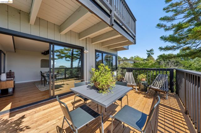 955 Galvin Dr, El Cerrito, CA 94530