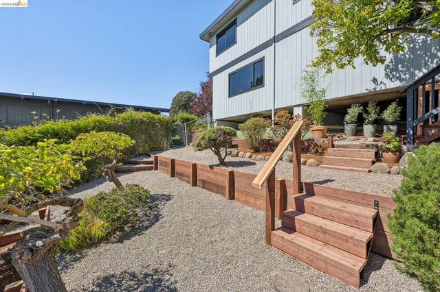 955 Galvin Dr, El Cerrito, CA 94530
