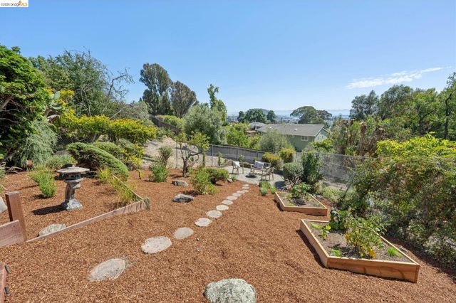 955 Galvin Dr, El Cerrito, CA 94530