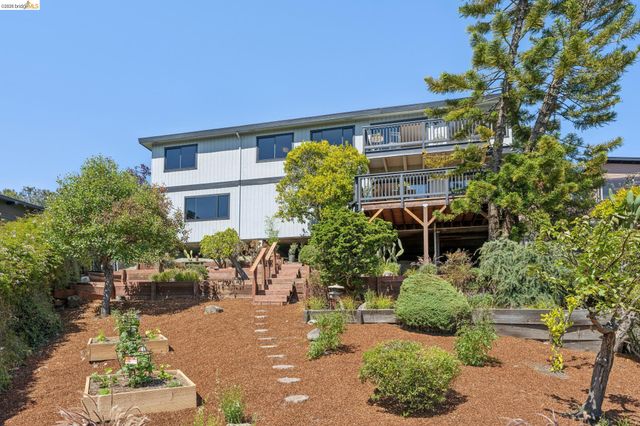 955 Galvin Dr, El Cerrito, CA 94530
