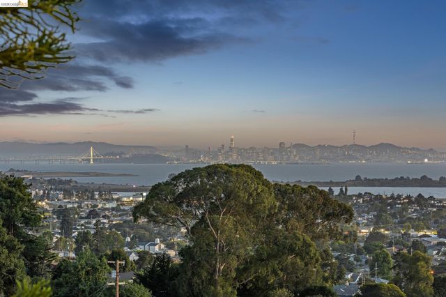 955 Galvin Dr, El Cerrito, CA 94530