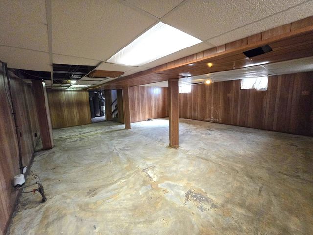 33 W 55th Street, Westmont, IL 60559