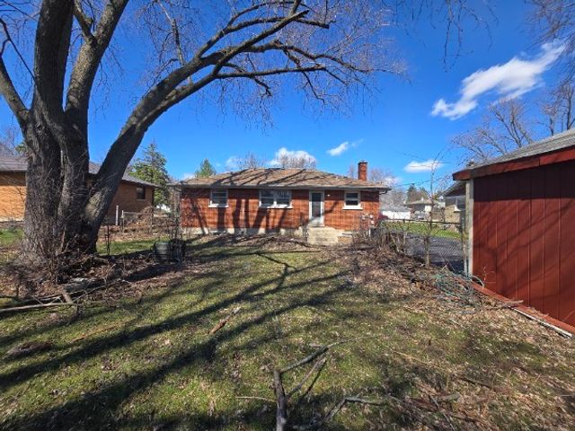 33 W 55th Street, Westmont, IL 60559