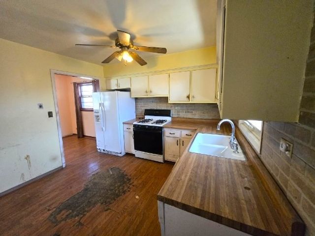 33 W 55th Street, Westmont, IL 60559