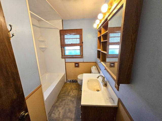 33 W 55th Street, Westmont, IL 60559