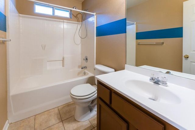 1004 Muelhause ST, Belton, TX 76513