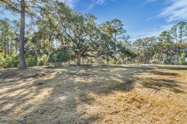 12 Governor Blake Drive, Beaufort, SC 29907