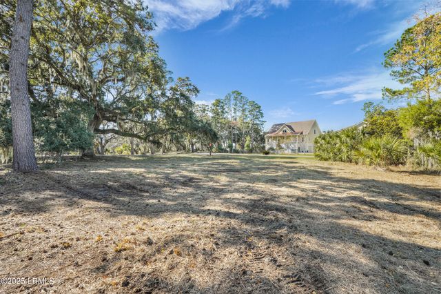 12 Governor Blake Drive, Beaufort, SC 29907