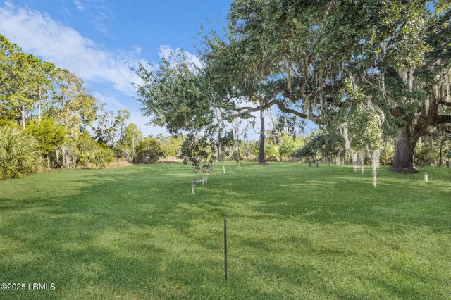 12 Governor Blake Drive, Beaufort, SC 29907