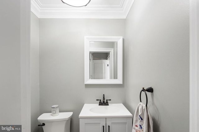 7529 VALLEY AVE, Philadelphia, PA 19128