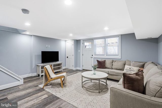 7529 VALLEY AVE, Philadelphia, PA 19128