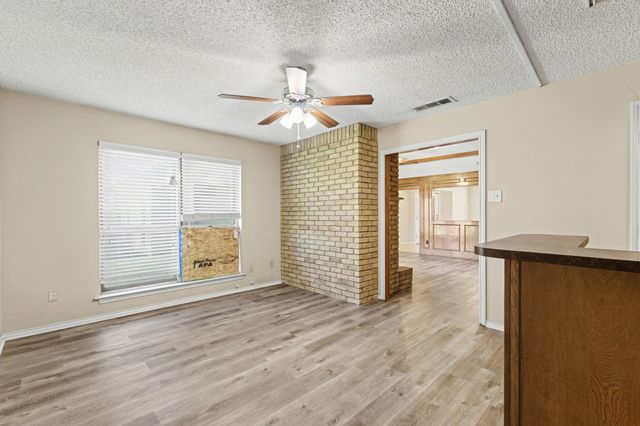 2213 Trinity Springs Drive, Carrollton, TX 75007