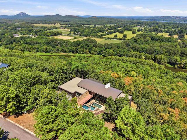 13820 Beau Vue Drive, Little Rock, AR 72223