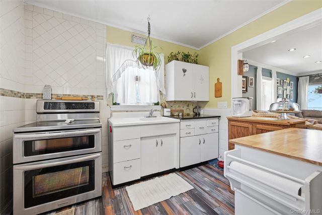 26 Hickory Road, Rocky Point, NY 11778