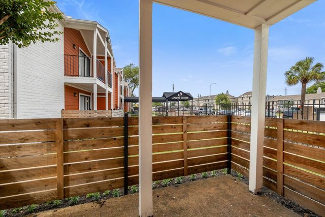 8701 Town Park Drive 31-2328, Houston, TX 77036