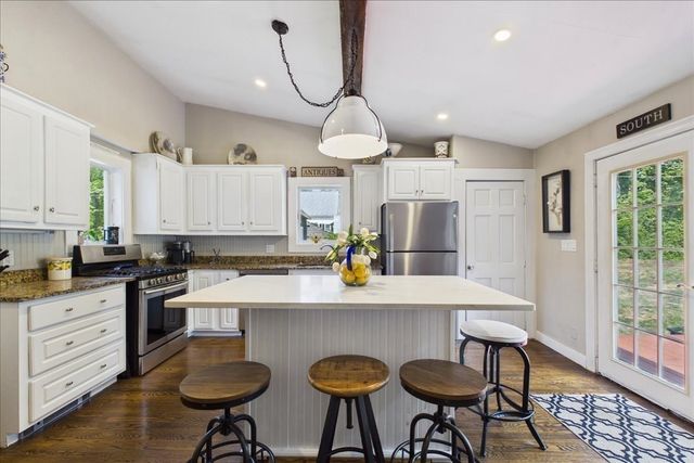 74 Park Ave W 74, Weymouth, MA 02190