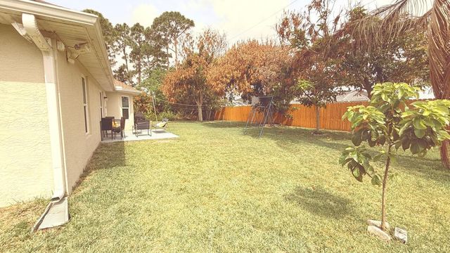 1613 SW Whipple Avenue, Port St. Lucie, FL 34953