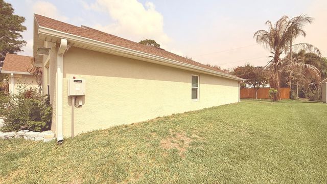 1613 SW Whipple Avenue, Port St. Lucie, FL 34953