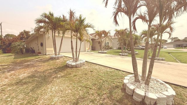 1613 SW Whipple Avenue, Port St. Lucie, FL 34953