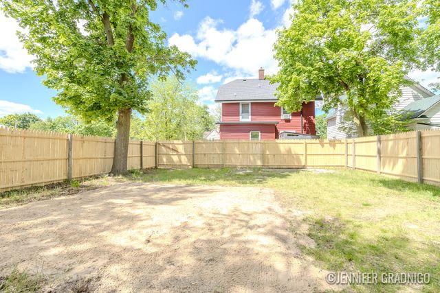 514 N Park Street NE, Grand Rapids, MI 49525