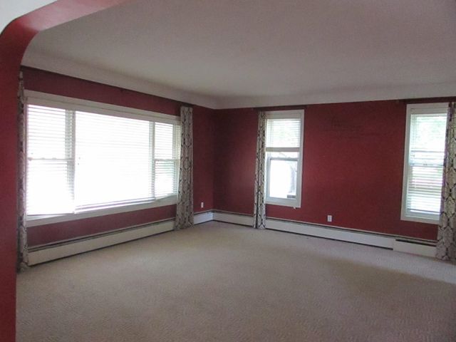 6209 E Atherton Road, Burton, MI 48519