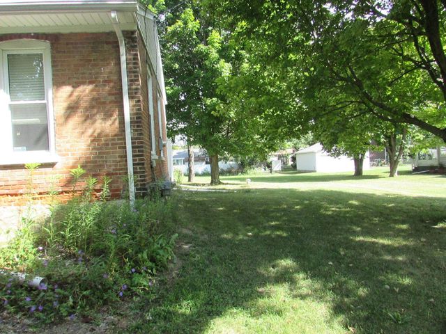 6209 E Atherton Road, Burton, MI 48519