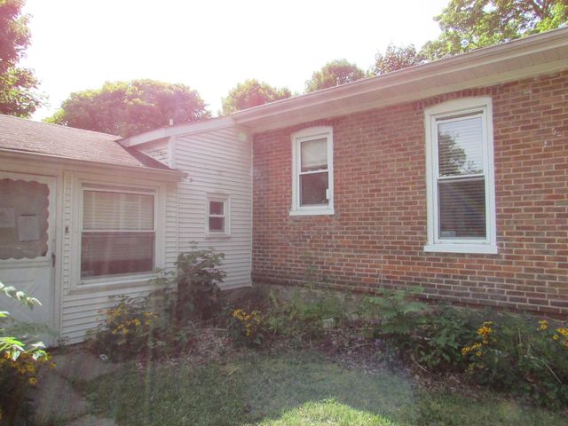 6209 E Atherton Road, Burton, MI 48519