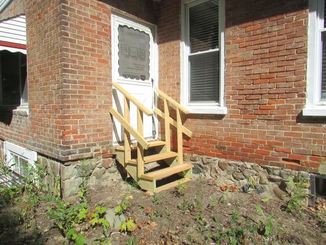 6209 E Atherton Road, Burton, MI 48519