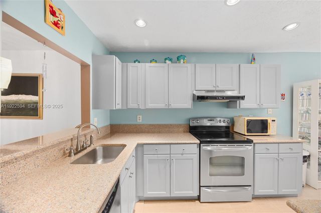 2701 SW 58th Mnr F, Dania Beach, FL 33312