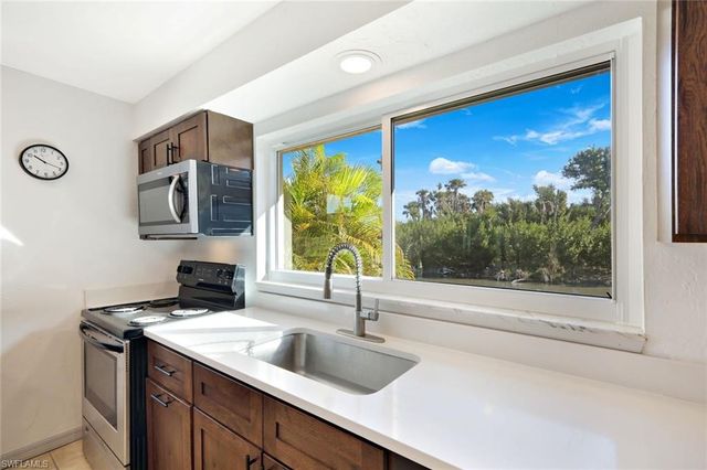 4619 Rue Bayou, Sanibel, FL 33957