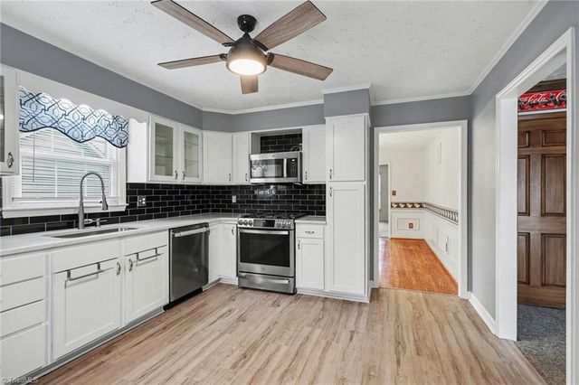 4518 Oak Hollow Drive, High Point, NC 27265